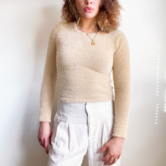 ⭐Levis Womens Size Large Cream Cozy Soft Fleece Slim Fit Crewneck Sweatshirt - Picture 1 of 6